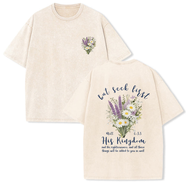 Christianartworkshop Mini-Lavendel-Gänseblümchenstrauß, großes florales Gesteck, inspirierender Vers, gewaschenes T-Shirt - Beige - 5XL - image 3