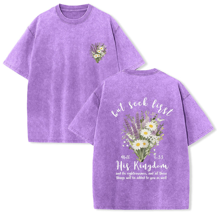 Christianartworkshop Mini-Lavendel-Gänseblümchenstrauß, großes florales Gesteck, inspirierender Vers, gewaschenes T-Shirt - Lila - 5XL - image 9