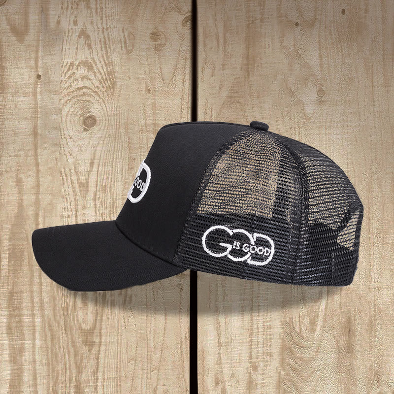 Christianartworkshop Minimalistische Trucker-Cap mit verbundenem Monogramm „God Is Good“, beidseitiger Stickerei, gebogenem Schirm und Mesh-Rückseite. - image 4