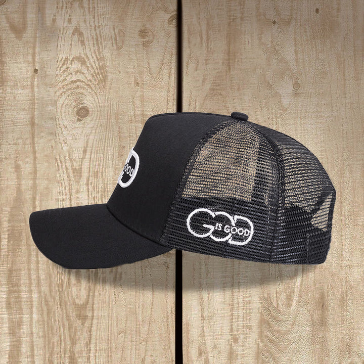 Christianartworkshop Minimalistische Trucker-Cap mit verbundenem Monogramm „God Is Good“, beidseitiger Stickerei, gebogenem Schirm und Mesh-Rückseite. - image 4