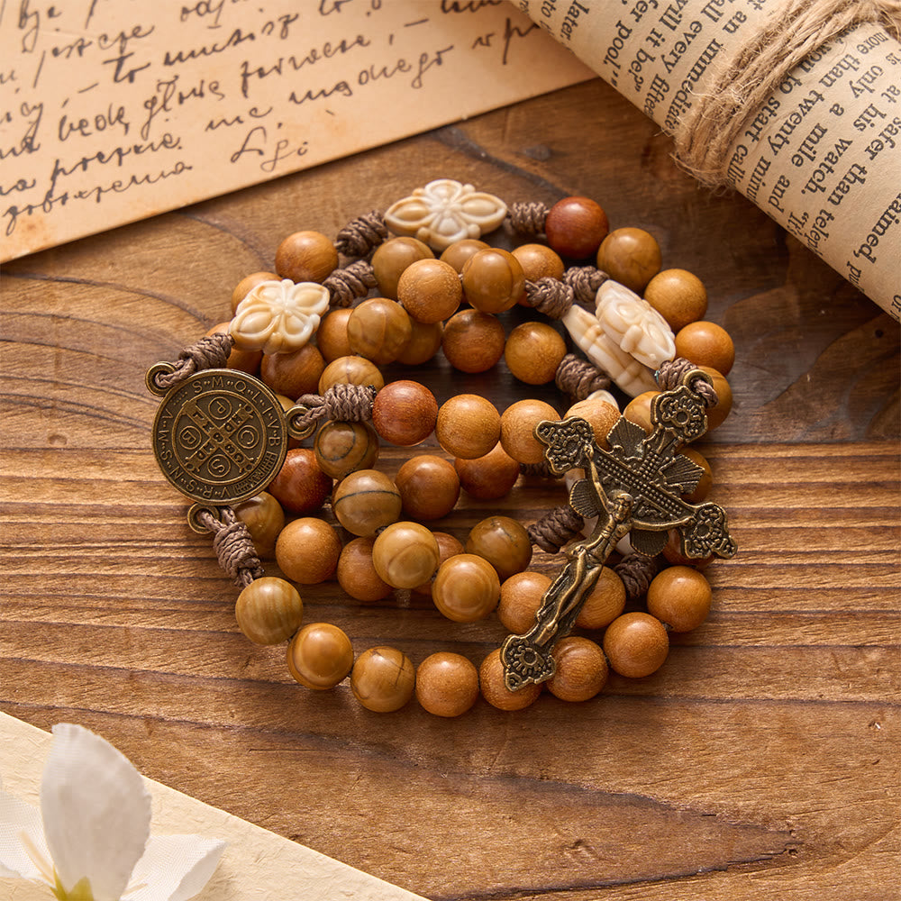 Christianartworkshop Rosenkranz aus natürlichem grünem Sandelholz mit St.-Benedikt-Medaille und floralem Rahmen, Kruzifix - image 4