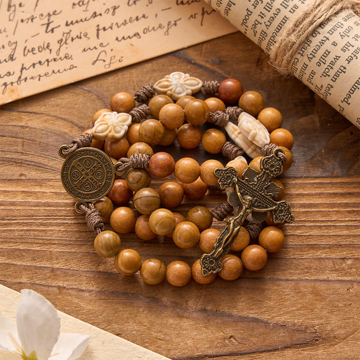 Christianartworkshop Rosenkranz aus natürlichem grünem Sandelholz mit St.-Benedikt-Medaille und floralem Rahmen, Kruzifix - image 4