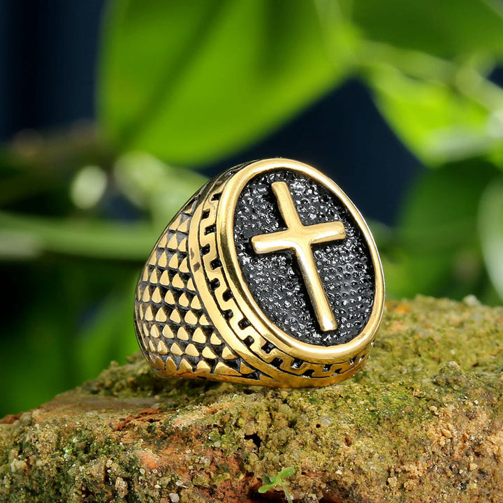 Christianartworkshop Ovaler Siegelring mit erhabenem Kreuz und strukturierter Seite: Zeitloses Symbol unerschütterlichen, heiligen Glaubens - Schwarz & Gold - US 13 - image 0