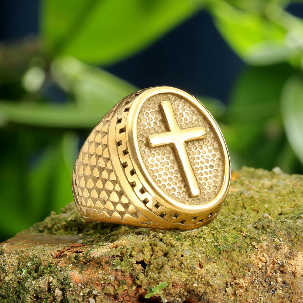 Christianartworkshop Ovaler Siegelring mit erhabenem Kreuz und strukturierter Seite: Zeitloses Symbol unerschütterlichen, heiligen Glaubens - Golden - US 13 - image 7