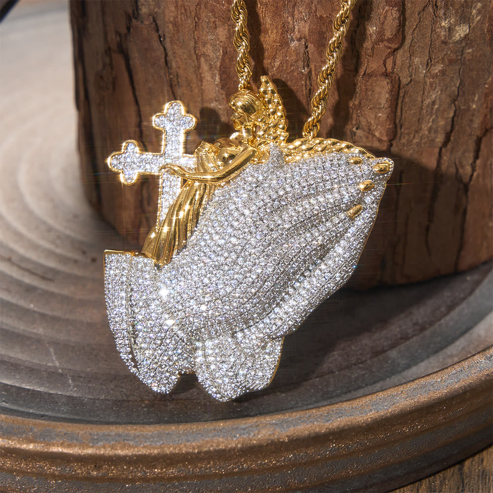 Christianartworkshop Halskette mit Kreuzanhänger in Pavé-Fassung: Zeitloses Symbol sanfter, aufopfernder Liebe - Golden - image 1