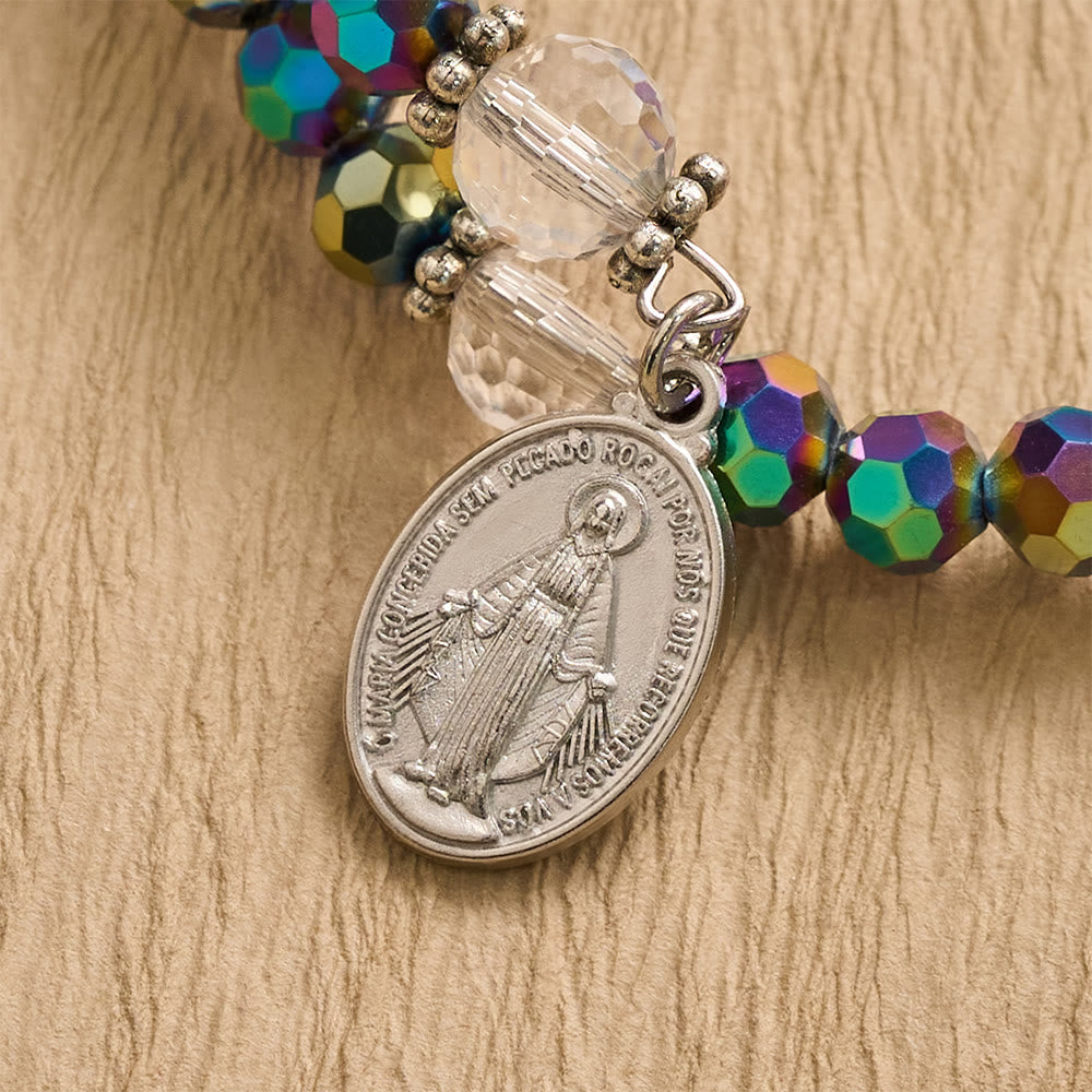 Christianartworkshop Armband mit facettierter Perlenmedaille und Kruzifix der Jungfrau Maria: Personalisiertes Symbol unerschütterlichen Glaubens an den Himmel - image 5