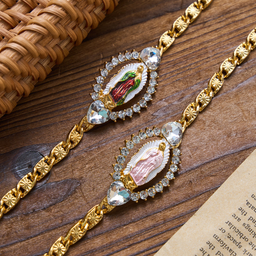 Christianartworkshop Herzförmiges Armband mit Kristallrahmen und ovalem Anhänger „Unsere Liebe Frau von Guadalupe“: Personalisiertes Symbol unerschütterlichen himmlischen Glaubens - image 1