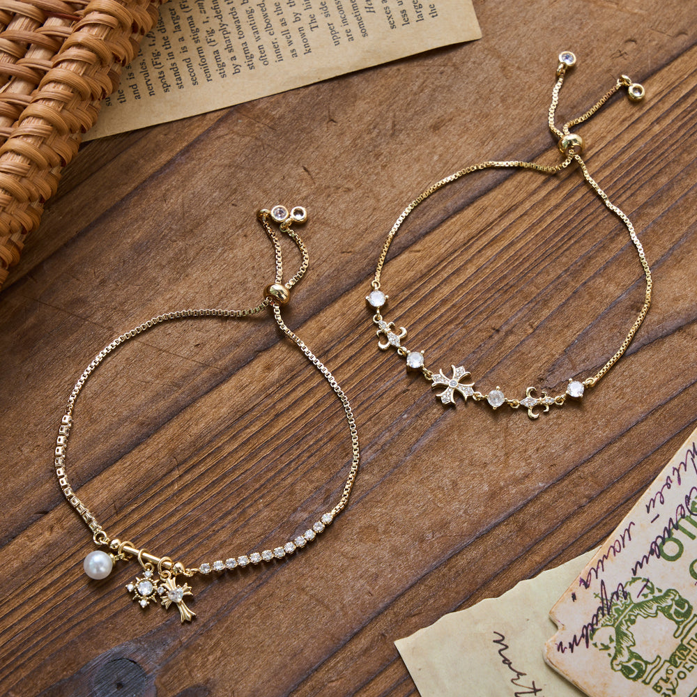 Christianartworkshop Armband mit Fleur-de-Lis-Kreuzanhänger: Personalisiertes Symbol des sanften himmlischen Friedens - Set mit 2 Stück - Golden - image 1