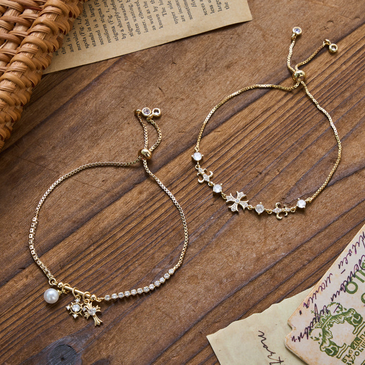 Christianartworkshop Armband mit Fleur-de-Lis-Kreuzanhänger: Personalisiertes Symbol des sanften himmlischen Friedens - Set mit 2 Stück - Golden - image 1