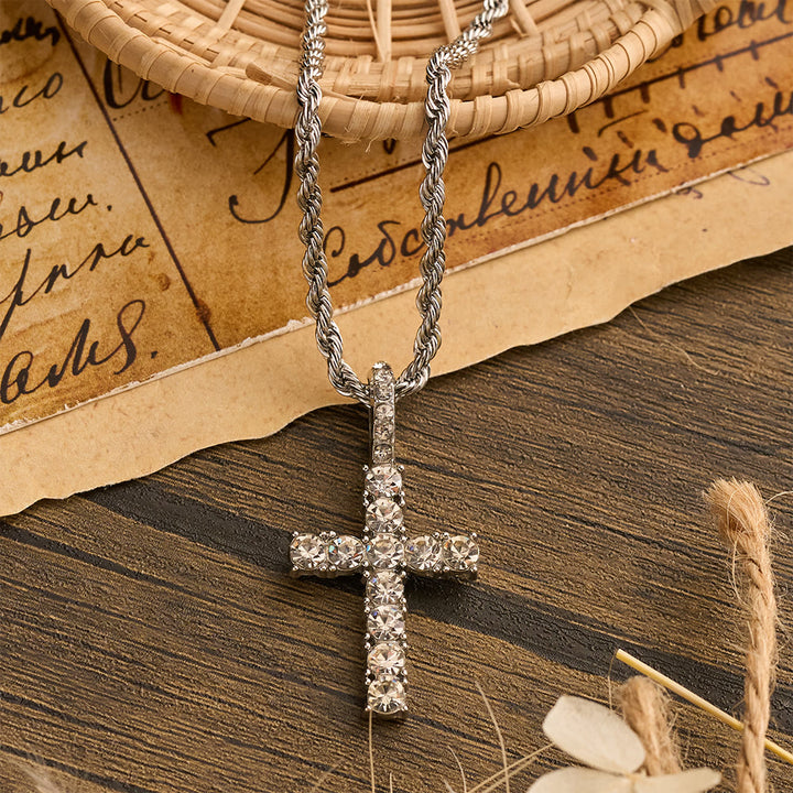 Christianartworkshop Halskette mit glatt gedrehter Kette und vollständig mit Steinen besetztem Kreuz: Zeitloses Symbol sanfter himmlischer Fürsorge - Silber - image 5