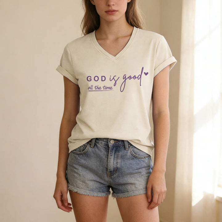 Christianartworkshop Gott ist immer gut – Lässiges V-Ausschnitt-T-Shirt mit doppeltem kleinen Herzmotiv - image 1