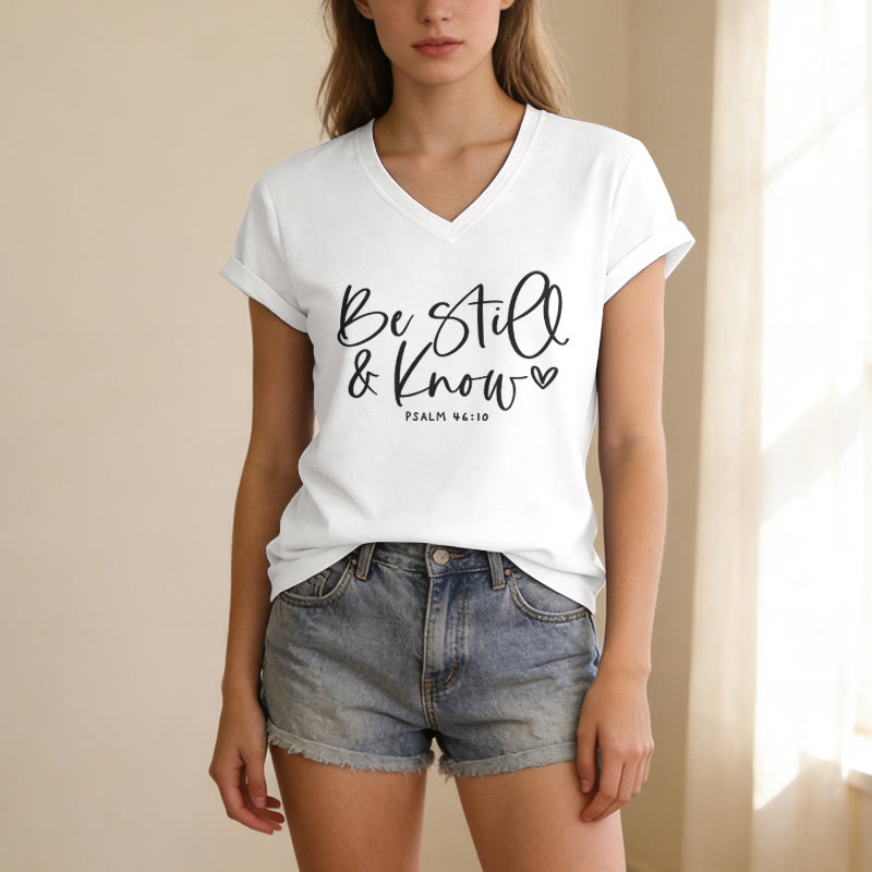 Christianartworkshop Sei still und erkenne fließendes Herz – Psalm 46,10 – Lässiges V-Ausschnitt-T-Shirt - image 21