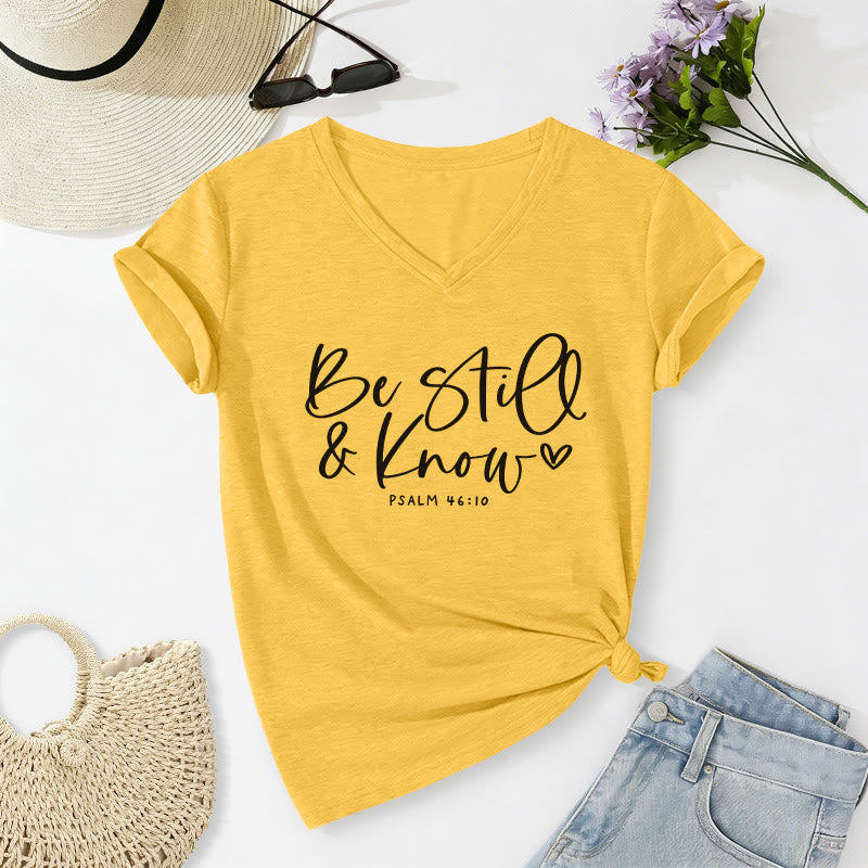 Christianartworkshop Sei still und erkenne fließendes Herz – Psalm 46,10 – Lässiges V-Ausschnitt-T-Shirt - Gelb - 2XL - image 4