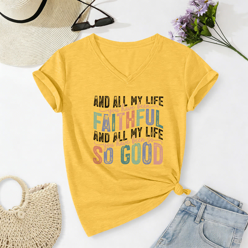 Christianartworkshop Und mein ganzes Leben lang warst du so treu – mehrfarbiges, lässiges V-Ausschnitt-T-Shirt mit zwei Schriftarten - Gelb - 2XL - image 8