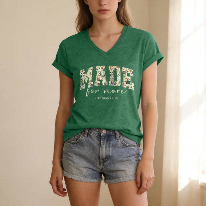 Christianartworkshop Lässiges T-Shirt mit V-Ausschnitt und floralem Muster in College-Schriftart und Kursivschrift, verziert mit dem Bibelvers Epheser 2,10. - image 25