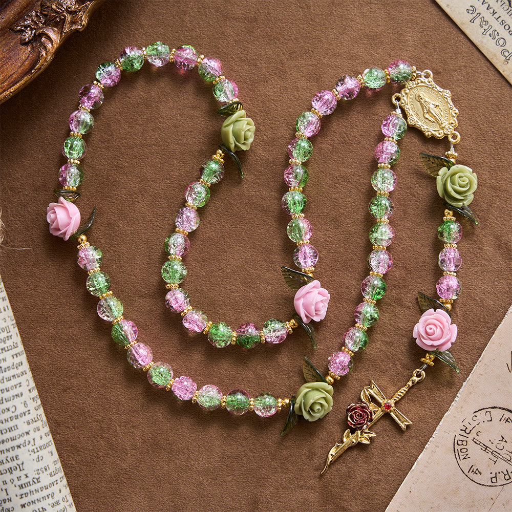 Christianartworkshop Rosenkranz aus rosa und grünen, facettierten Glasperlen mit Crackle-Effekt und Rosenmotiven, Marienkreuz - image 2