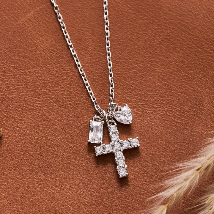 Christianartworkshop Halskette aus Sterlingsilber mit rundem Stein, Kreuz, Herz und rechteckigem Akzent: Zeitloses Symbol sanfter himmlischer Fürsorge - Silber - image 3