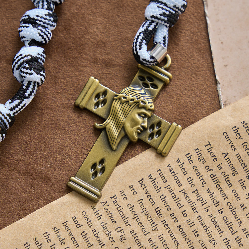 Christianartworkshop Schwarzer und weißer Rosenkranz aus gedrehtem Paracord mit St.-Benedikt-Plakette und Jesuskreuz - image 5