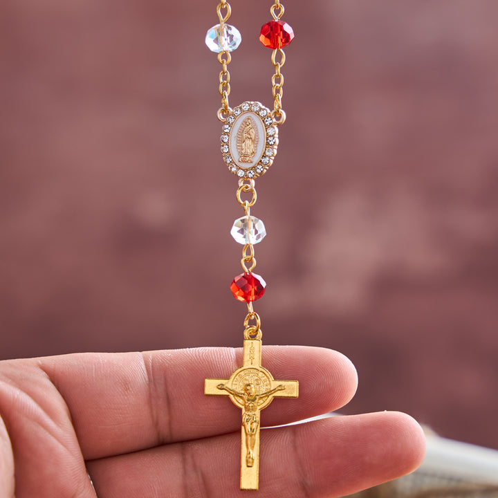 Christianartworkshop Ovales Marienporträt, mehrfarbiges Perlenkreuz als Autoanhänger: Eine Erinnerung an den gnädigen Schutz Gottes auf jeder Reise - image 2