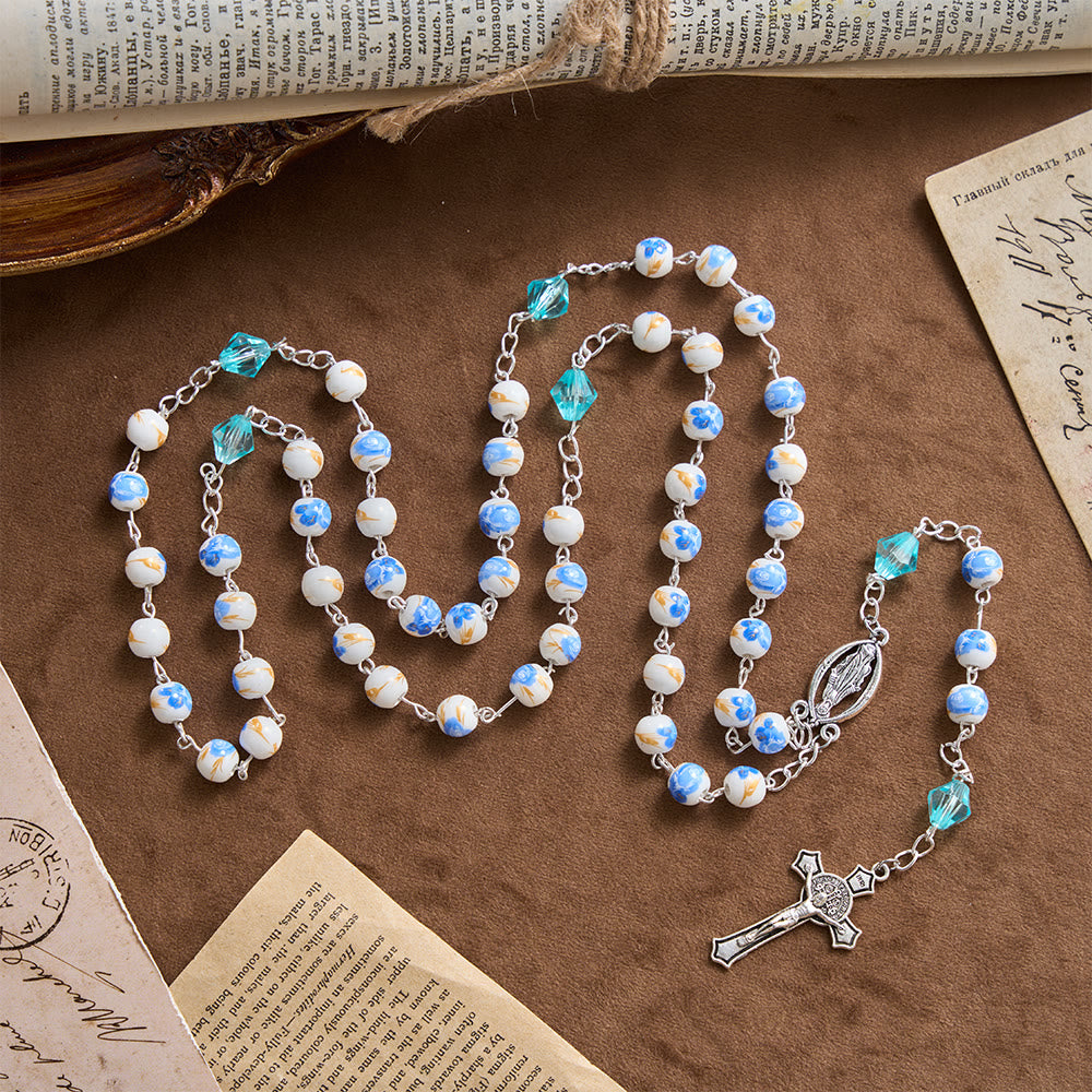 Christianartworkshop Rosenkranz mit Kreuz und Kreuz, hellblaue Keramikperlen mit Blumenmuster - image 3