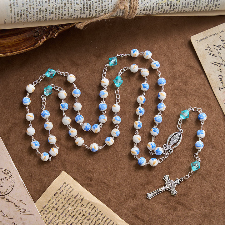 Christianartworkshop Rosenkranz mit Kreuz und Kreuz, hellblaue Keramikperlen mit Blumenmuster - image 3