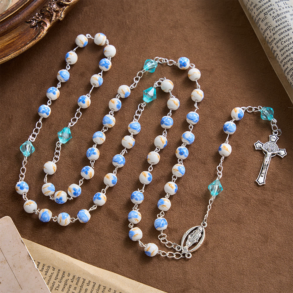 Christianartworkshop Rosenkranz mit Kreuz und Kreuz, hellblaue Keramikperlen mit Blumenmuster - image 5