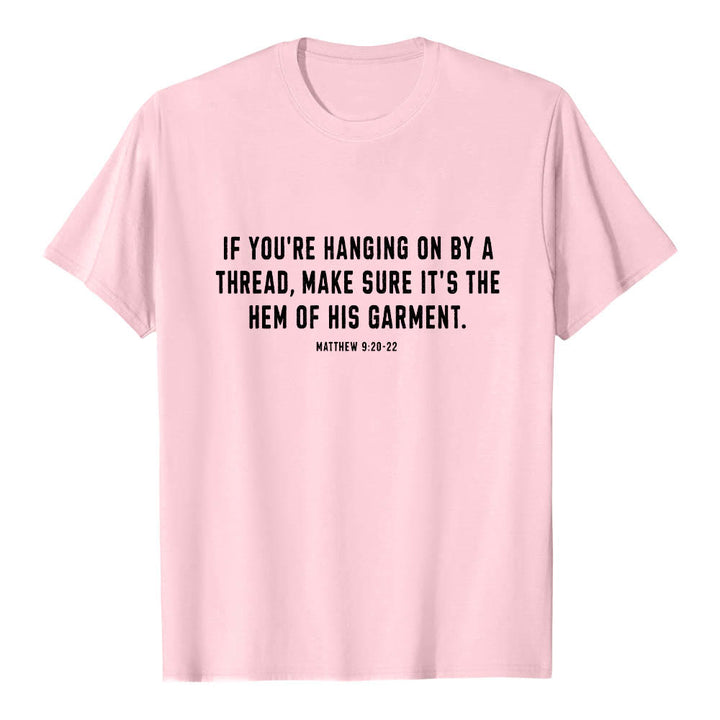 Christianartworkshop Wenn du am seidenen Faden hängst (Matthäus 9,22) Vorderseite: Hirte und Schafe ziehen zurück Premium Kurzarm-T-Shirt - image 25