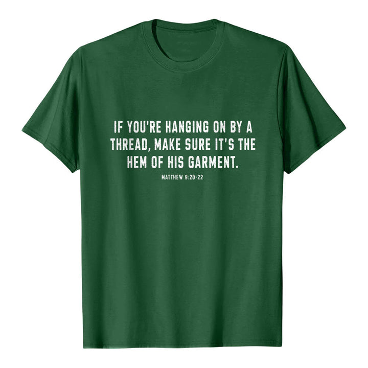 Christianartworkshop Wenn du am seidenen Faden hängst (Matthäus 9,22) Vorderseite: Hirte und Schafe ziehen zurück Premium Kurzarm-T-Shirt - image 7