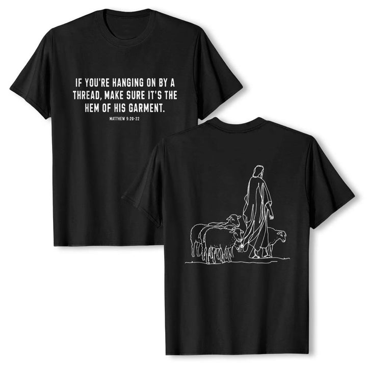 Christianartworkshop Wenn du am seidenen Faden hängst (Matthäus 9,22) Vorderseite: Hirte und Schafe ziehen zurück Premium Kurzarm-T-Shirt - Schwarz - 2XL - image 15