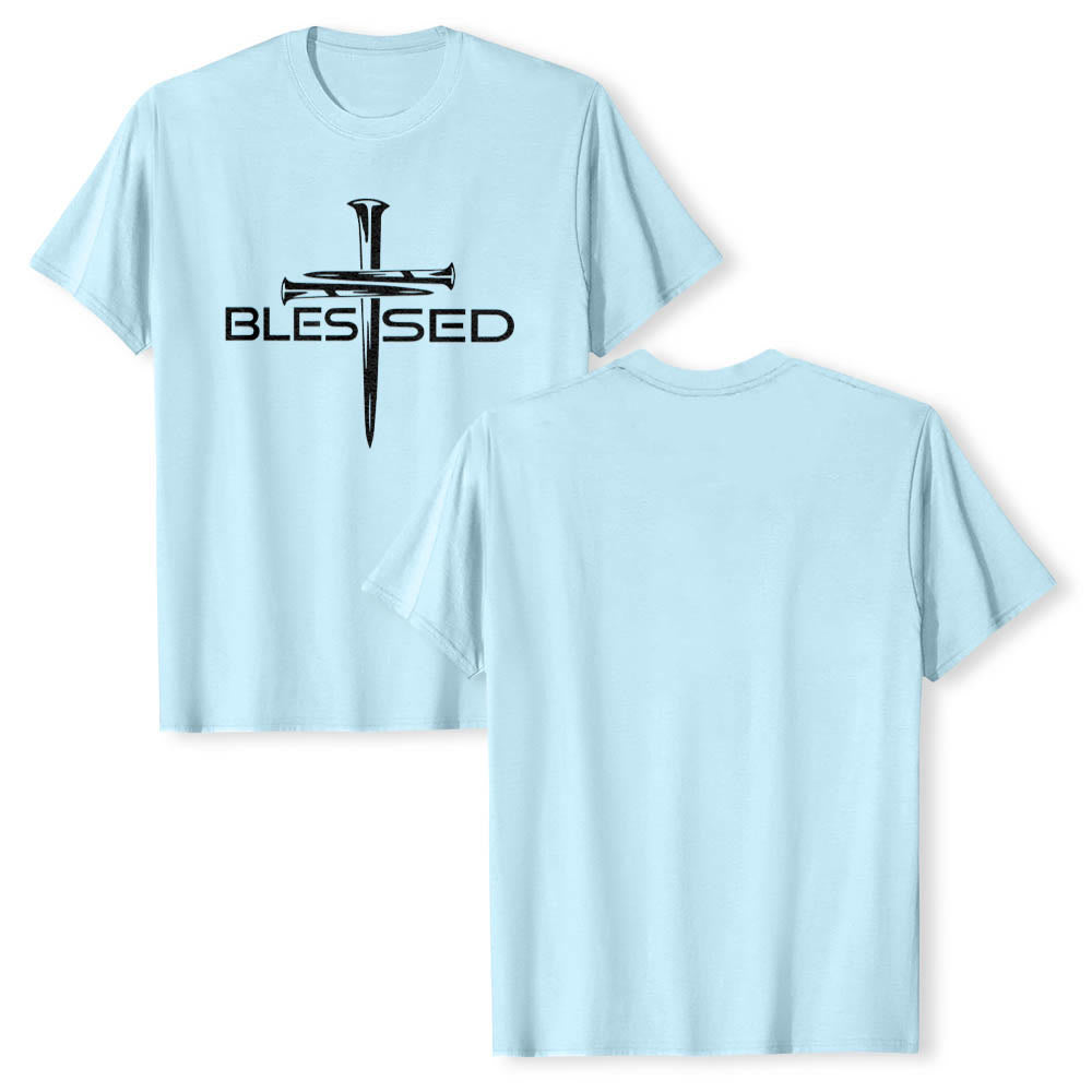 Christianartworkshop Gesegnetes Drei-Nägel-Kreuz, geteilt, fetter Blockdruck auf der Vorderseite, Premium-Kurzarm-T-Shirt - image 7