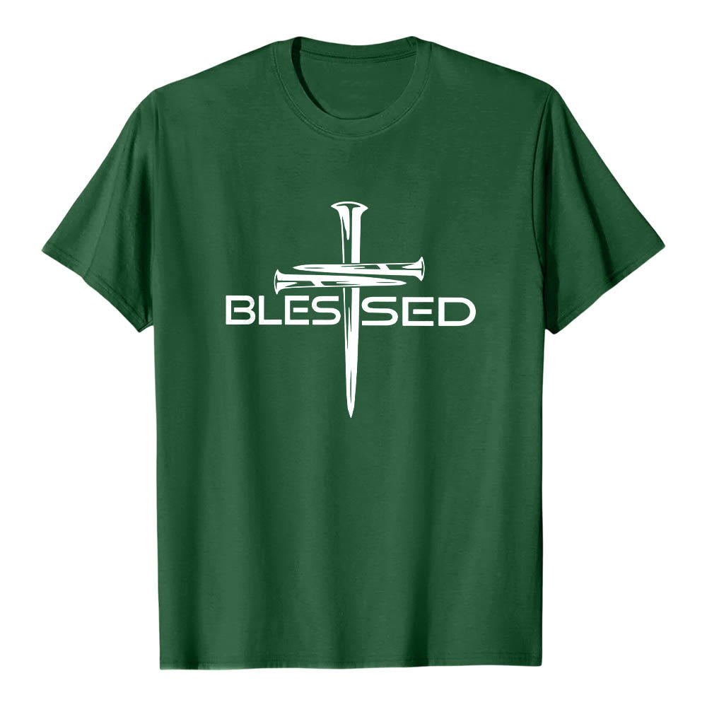 Christianartworkshop Gesegnetes Drei-Nägel-Kreuz, geteilt, fetter Blockdruck auf der Vorderseite, Premium-Kurzarm-T-Shirt - Dunkelgrün - 2XL - image 3
