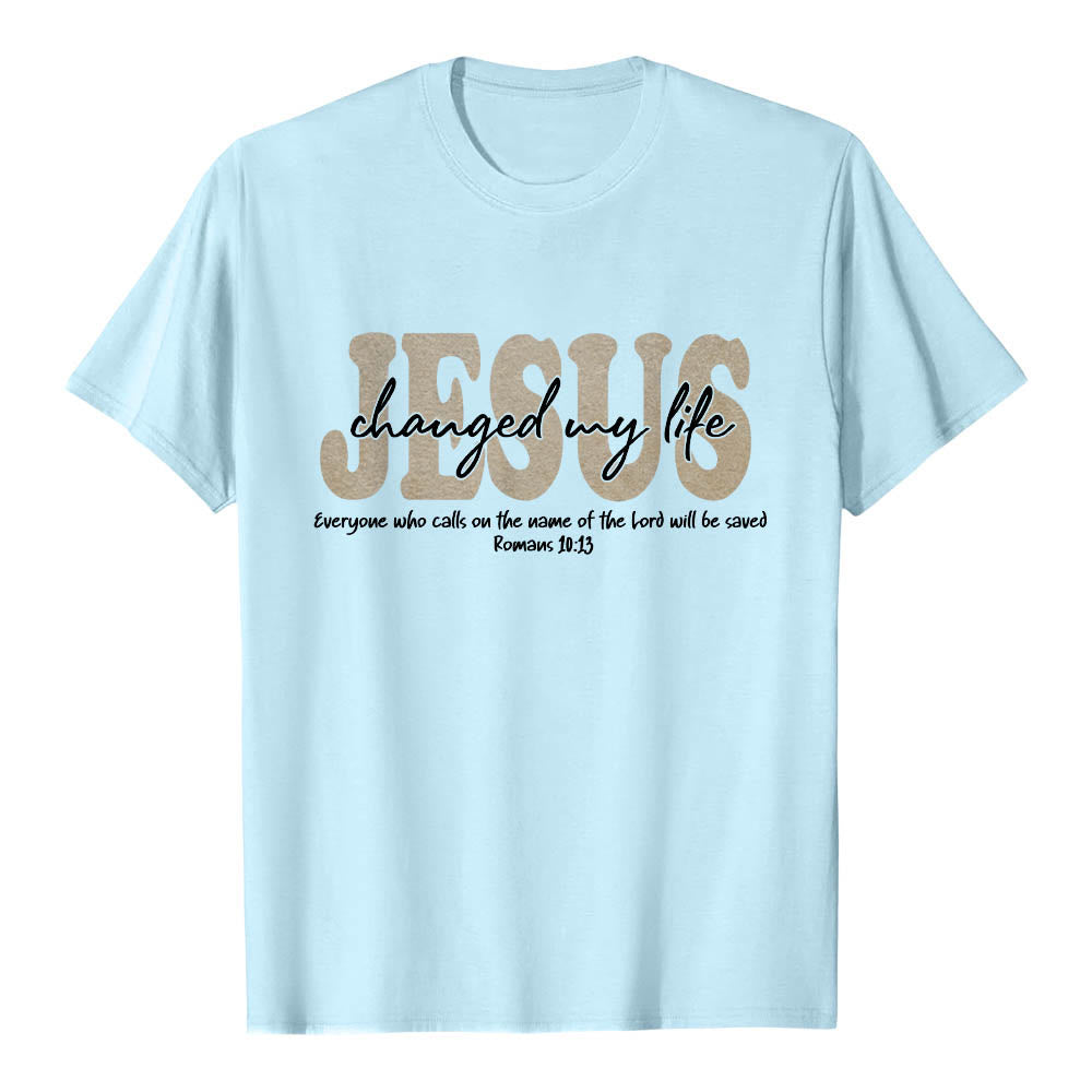 Christianartworkshop JESUS-Schriftzug in Schreibschrift hat mein Leben verändert (Römer 10,13) – Dreilagiges Premium-T-Shirt mit kurzen Ärmeln - Blau - 2XL - image 9