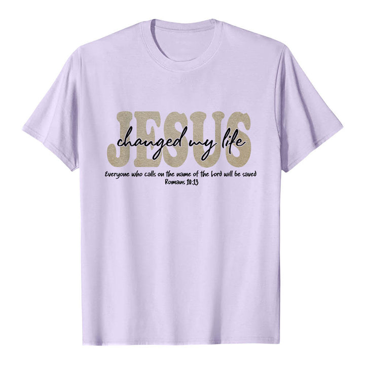 Christianartworkshop JESUS-Schriftzug in Schreibschrift hat mein Leben verändert (Römer 10,13) – Dreilagiges Premium-T-Shirt mit kurzen Ärmeln - Lila - 2XL - image 12