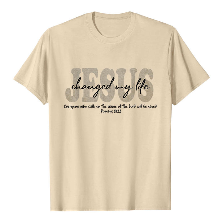 Christianartworkshop JESUS-Schriftzug in Schreibschrift hat mein Leben verändert (Römer 10,13) – Dreilagiges Premium-T-Shirt mit kurzen Ärmeln - image 19