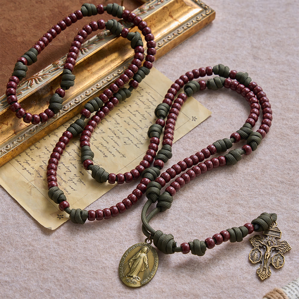 Christianartworkshop Rosenkranz aus 15 Dekaden Paracord, braunen Fassperlen, Wundermedaille, dreiteiligem Kruzifix - image 3