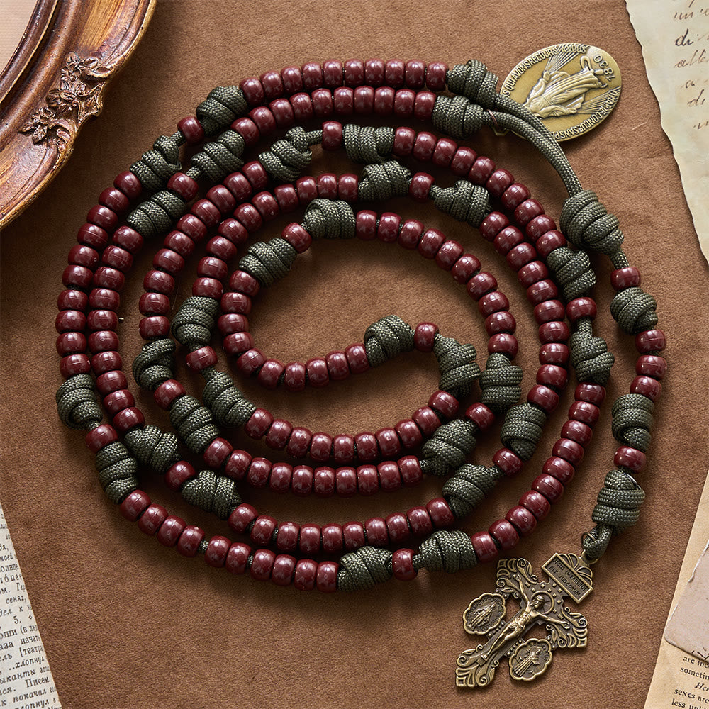 Christianartworkshop Rosenkranz aus 15 Dekaden Paracord, braunen Fassperlen, Wundermedaille, dreiteiligem Kruzifix - 15-Dekaden-Paracord-Rosenkranz - image 0