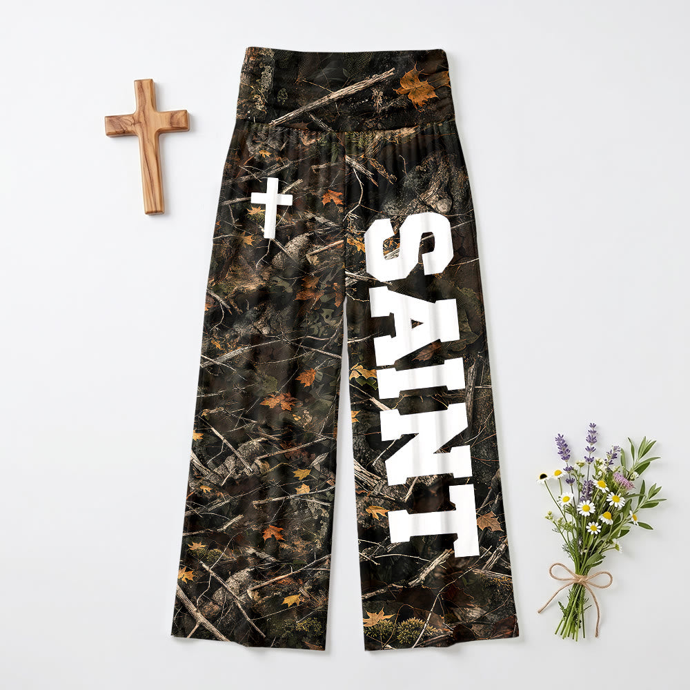 Christianartworkshop Allover-Print, vertikaler College-Stil, SAINT-Buchstabe, weißes Kreuz, umgeschlagene, hochtaillierte Hose mit weitem Bein. - Tarnung - US22, UK/AU26, EU54 (6XL) - image 0