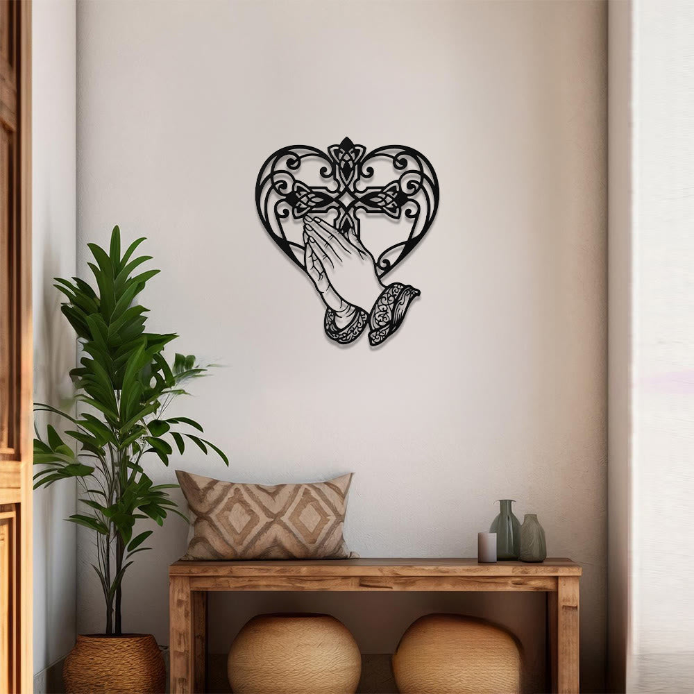 Christianartworkshop Herzförmiger Rahmen mit betenden Händen und Kreuz – Wanddekoration aus Metall: Zeitloses Symbol der heiligen, erlösenden Gnade - image 1