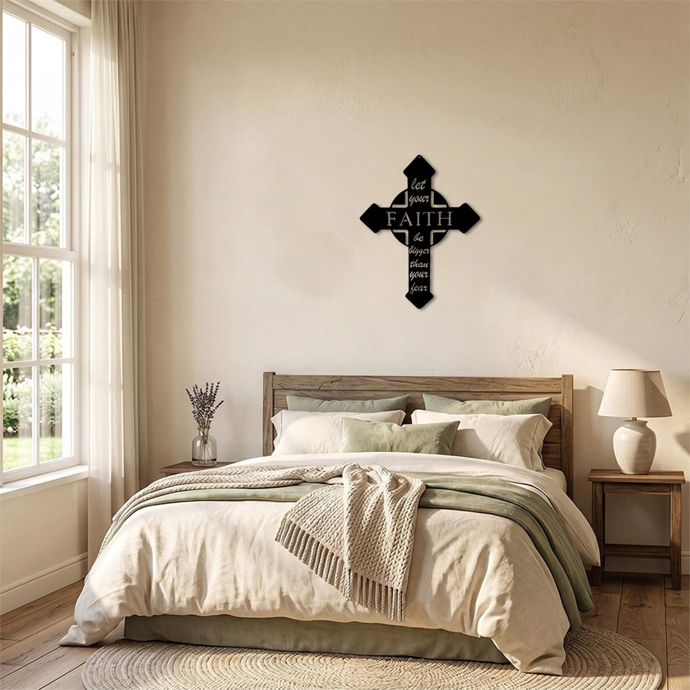Christianartworkshop Kreuz mit spitzer Spitze – Lass deinen Glauben größer sein als deine Angst – Wanddekoration aus Metall: Zeitloses Symbol der heiligen, erlösenden Gnade - image 1