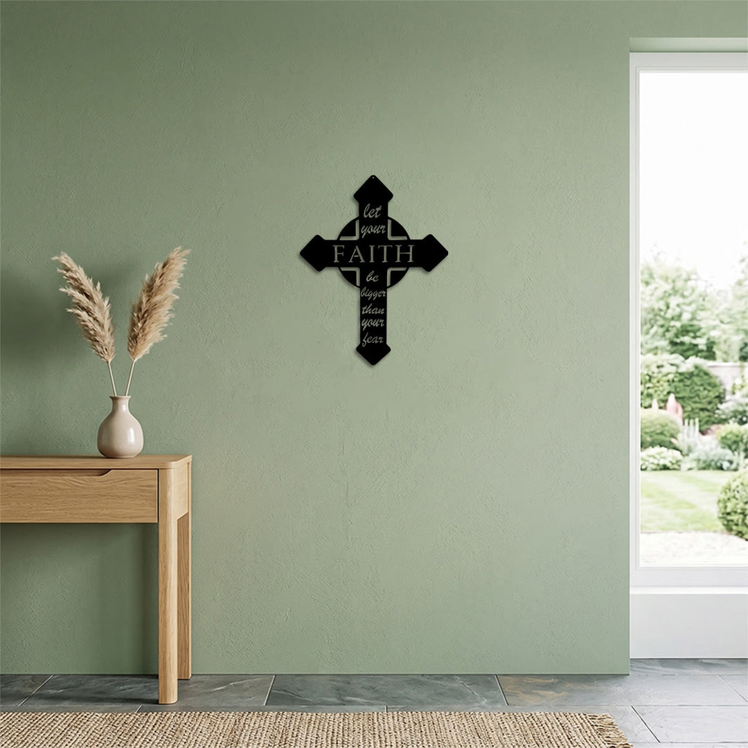 Christianartworkshop Kreuz mit spitzer Spitze – Lass deinen Glauben größer sein als deine Angst – Wanddekoration aus Metall: Zeitloses Symbol der heiligen, erlösenden Gnade - image 2