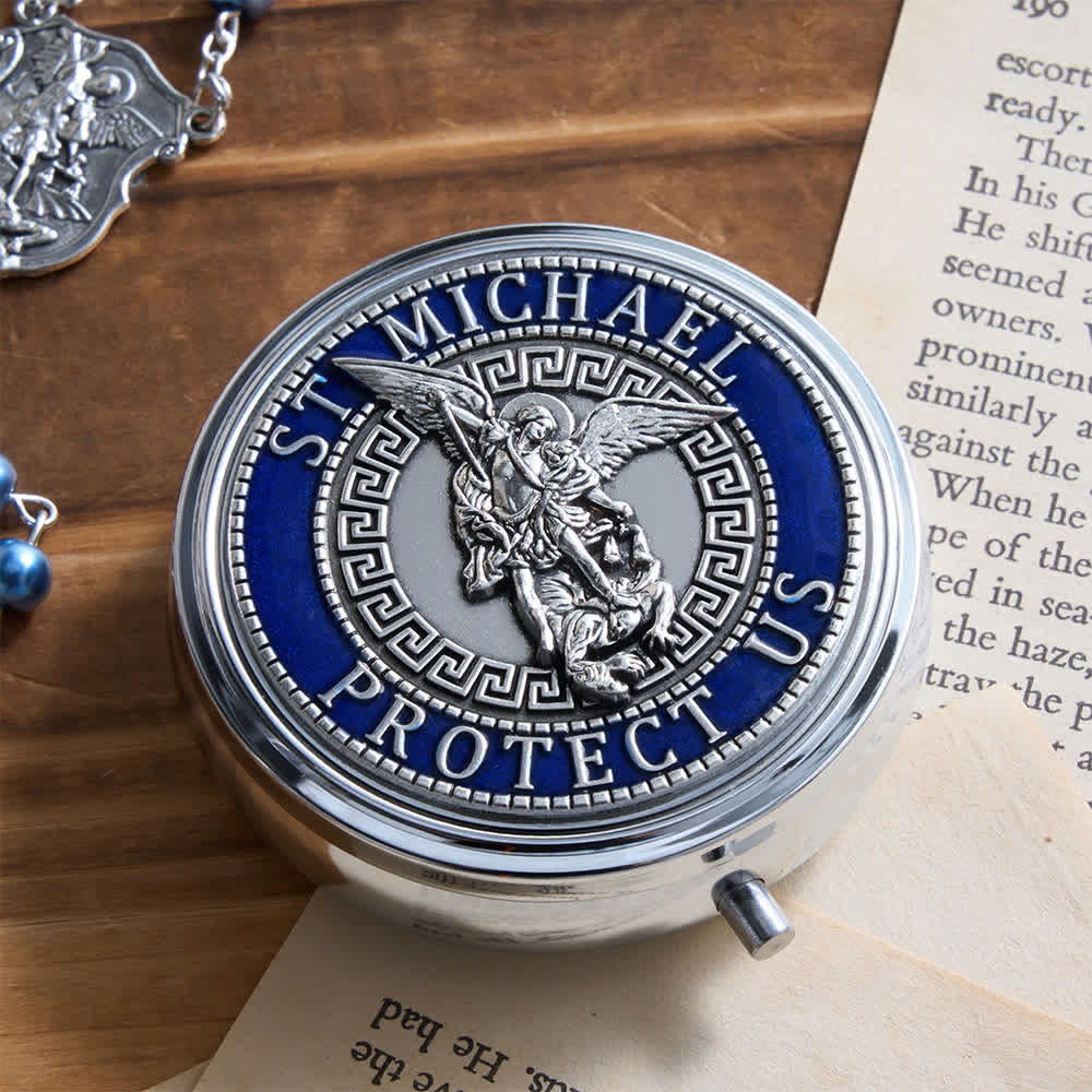 Rosenkranz aus Silber oder Blau von Christianartworkshop mit antiker silberner Erzengelmedaille und passender gravierter runder Schachtel - image 8