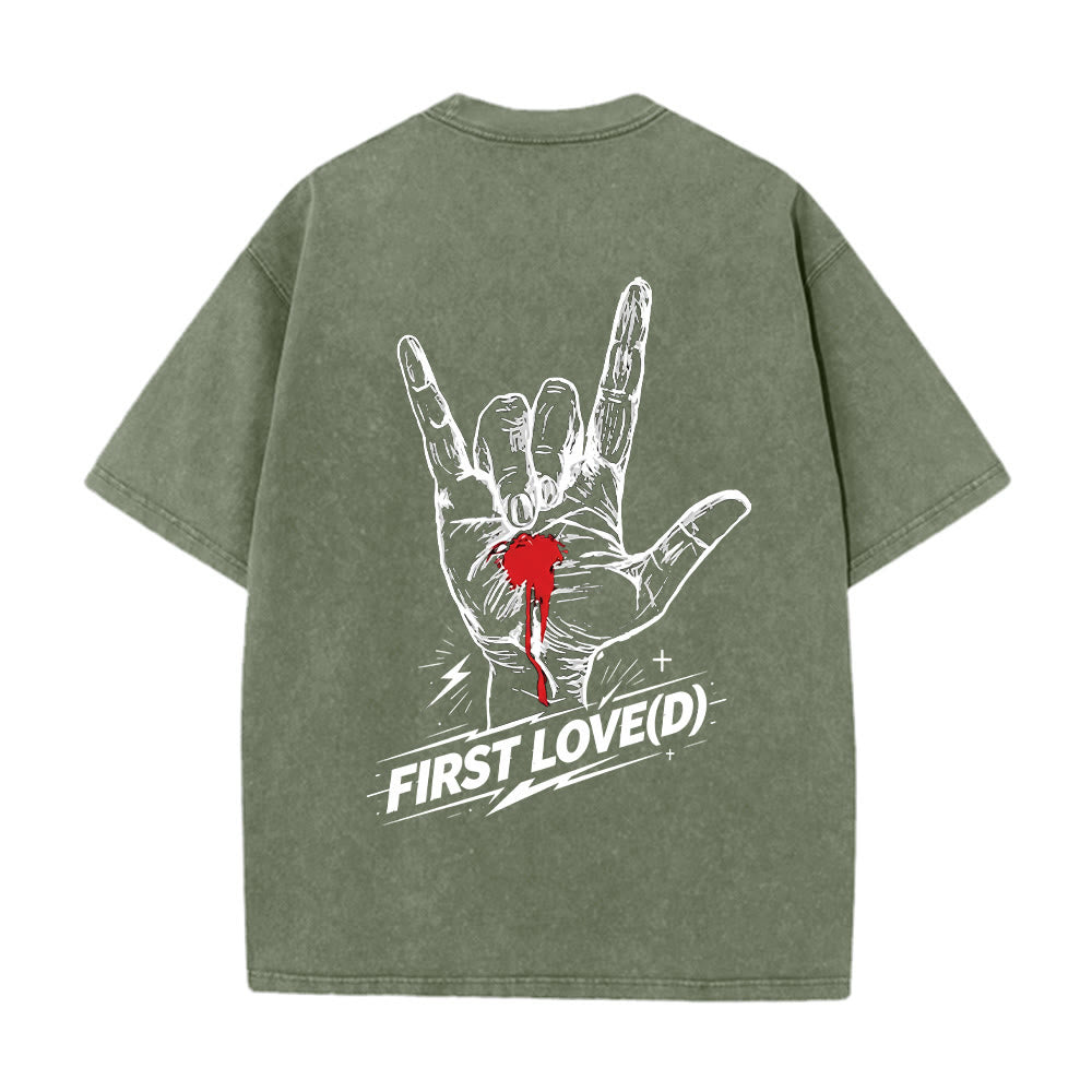 Christianartworkshop Grunge-Rock-T-Shirt mit blutendem Herz, Grafik, Bogen und Slogan auf der Vorderseite, großem Brief an die erste Liebe auf der Rückseite, gewaschenem Design - image 23