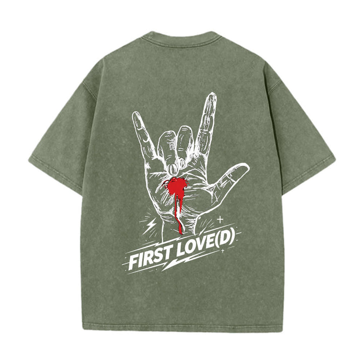 Christianartworkshop Grunge-Rock-T-Shirt mit blutendem Herz, Grafik, Bogen und Slogan auf der Vorderseite, großem Brief an die erste Liebe auf der Rückseite, gewaschenem Design - image 23