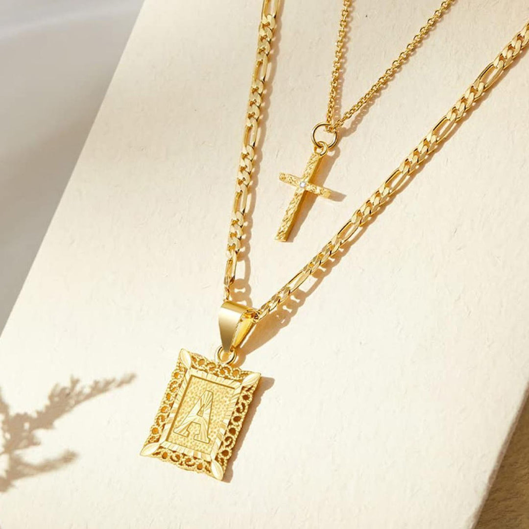 Christianartworkshop Zarte, stapelbare zweireihige Strasskreuz-Halskette mit Buchstabenanhänger (A bis Z) im Figaro-Stil: Zeitloses Symbol sanfter himmlischer Fürsorge - A - image 0