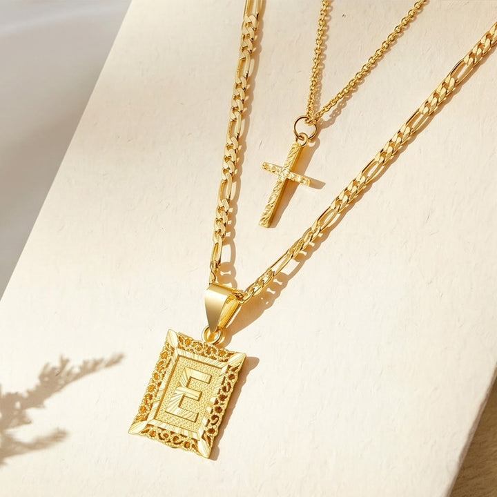 Christianartworkshop Zarte, stapelbare zweireihige Strasskreuz-Halskette mit Buchstabenanhänger (A bis Z) im Figaro-Stil: Zeitloses Symbol sanfter himmlischer Fürsorge - E - image 7