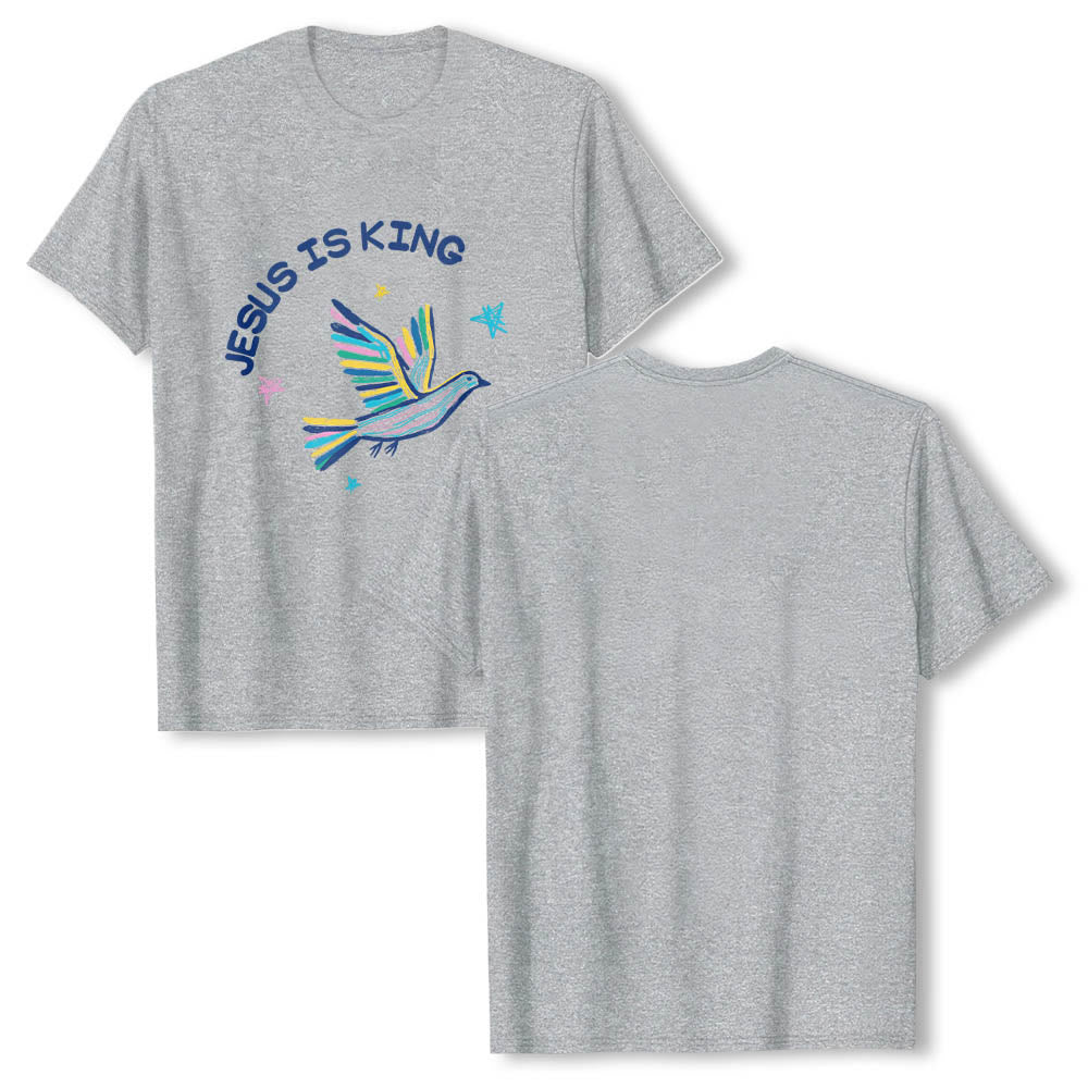Christianartworkshop Klassisches T-Shirt mit geschwungenem „Jesus Is King“-Schriftzug, handgezeichneter Taube und Stern als Akzent auf der Vorderseite - image 17