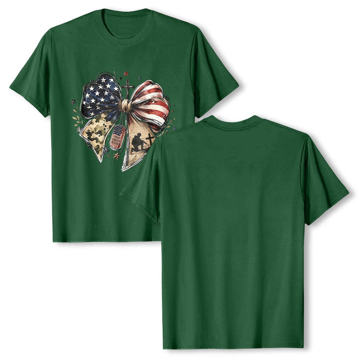 Christianartworkshop Patriotisches, mehrteiliges T-Shirt mit Schleife, Kreuz, Soldaten-Erkennungsmarke und Sternenakzenten auf der Vorderseite – klassischer Aufdruck - image 5