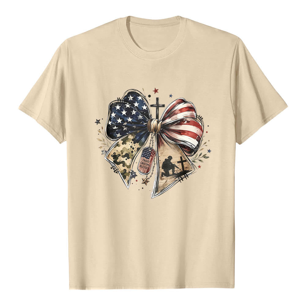 Christianartworkshop Patriotisches, mehrteiliges T-Shirt mit Schleife, Kreuz, Soldaten-Erkennungsmarke und Sternenakzenten auf der Vorderseite – klassischer Aufdruck - Beige - 2XL - image 12