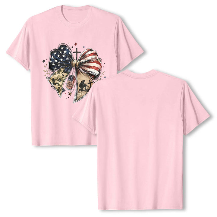 Christianartworkshop Patriotisches, mehrteiliges T-Shirt mit Schleife, Kreuz, Soldaten-Erkennungsmarke und Sternenakzenten auf der Vorderseite – klassischer Aufdruck - image 17