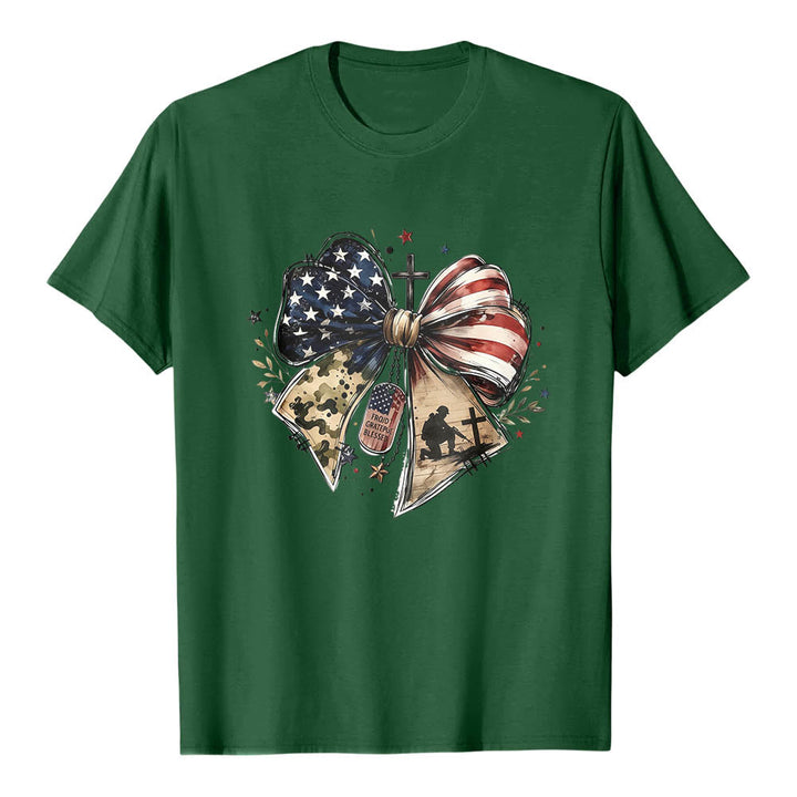 Christianartworkshop Patriotisches, mehrteiliges T-Shirt mit Schleife, Kreuz, Soldaten-Erkennungsmarke und Sternenakzenten auf der Vorderseite – klassischer Aufdruck - Dunkelgrün - 2XL - image 4